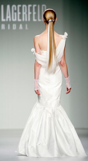 A model presents a creation from Karl Largerfeld Bridal collection at Barcelona Bridal Week fashion show May 29, 2007.