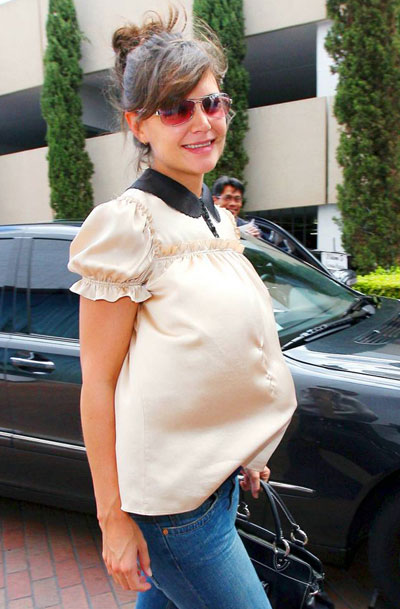 Sexy new mom-Katie Holmes