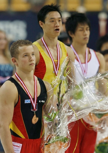 Yang Wei wins the men's individual all-around final