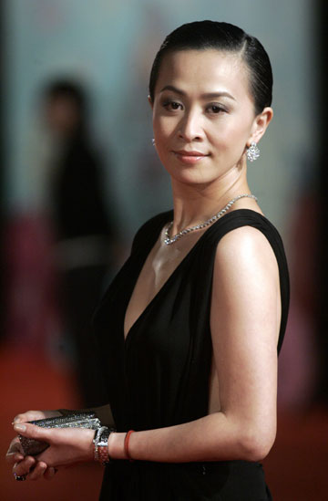 Hong Kong actress Carina Lau poses at the Star Boulevard during the Golden Horse Award in Taipei November 25, 2006.