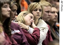 Bush expresses sympathy at Va. Tech convocation