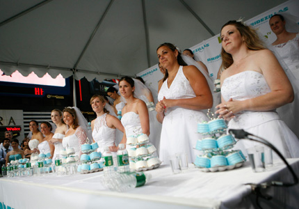 Bridezilla-Ultimate Cake Eating Contest