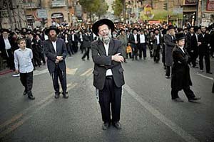 Gay pride march in Jerusalem angers Orthodox Jews