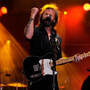 Ronnie Dunn makes solo debut