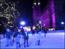 Ice-skating in London 慶圣誕之快樂(lè)滑冰