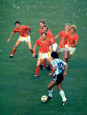 Messi VS Maradona 梅西能否成為馬拉多納第二？