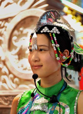 Miss Etiquette at Shanghai World Expo