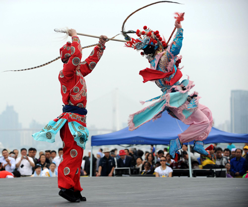 Chinese opera staged in Expo Site