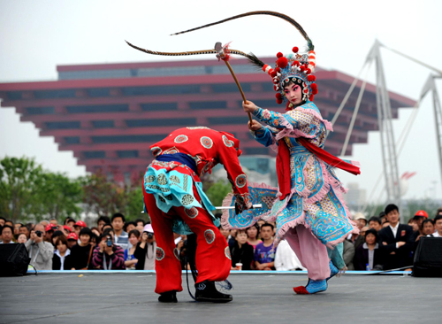 Chinese opera staged in Expo Site