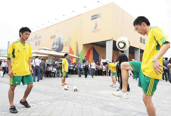 Freestyle soccer at South Africa Pavilion