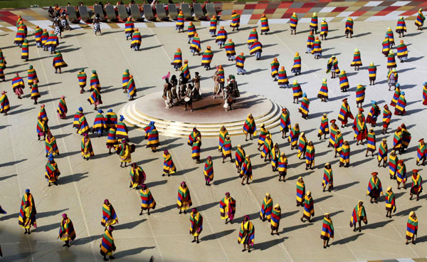 World Cup kicks off in African celebration