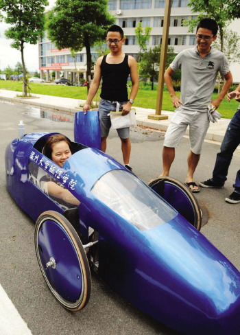 溫大學(xué)子發(fā)明“海豚車”