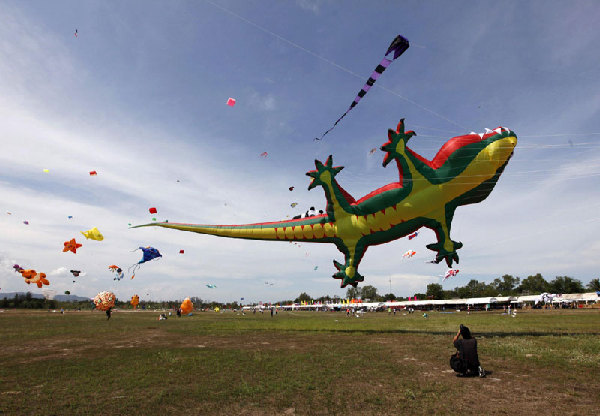 Kite festival kicks off in Thailand