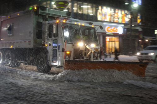 美國(guó)紐約遭遇史上最強(qiáng)暴風(fēng)雪