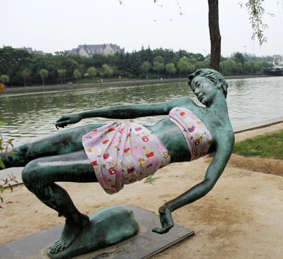 Sculpture puts on clothes