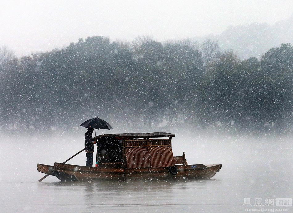 當(dāng)雪后的杭州西湖遇上霧霾