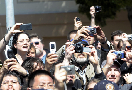 Torch relay ends in San Francisco, closing ceremony relocated