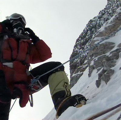 Olympic flame nearing summit of Mt. Qomolangma