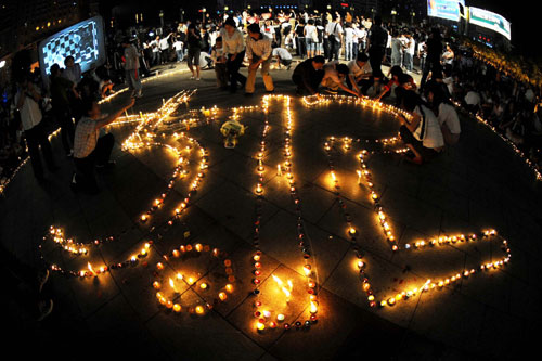 Candlelight ceremony to mourn the killed