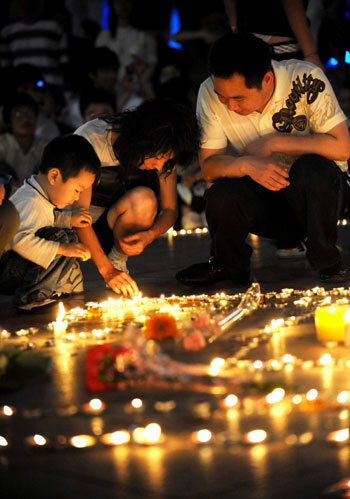 Candlelight ceremony to mourn the killed