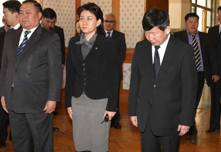 Foreign leaders, representatives mourn quake victims 