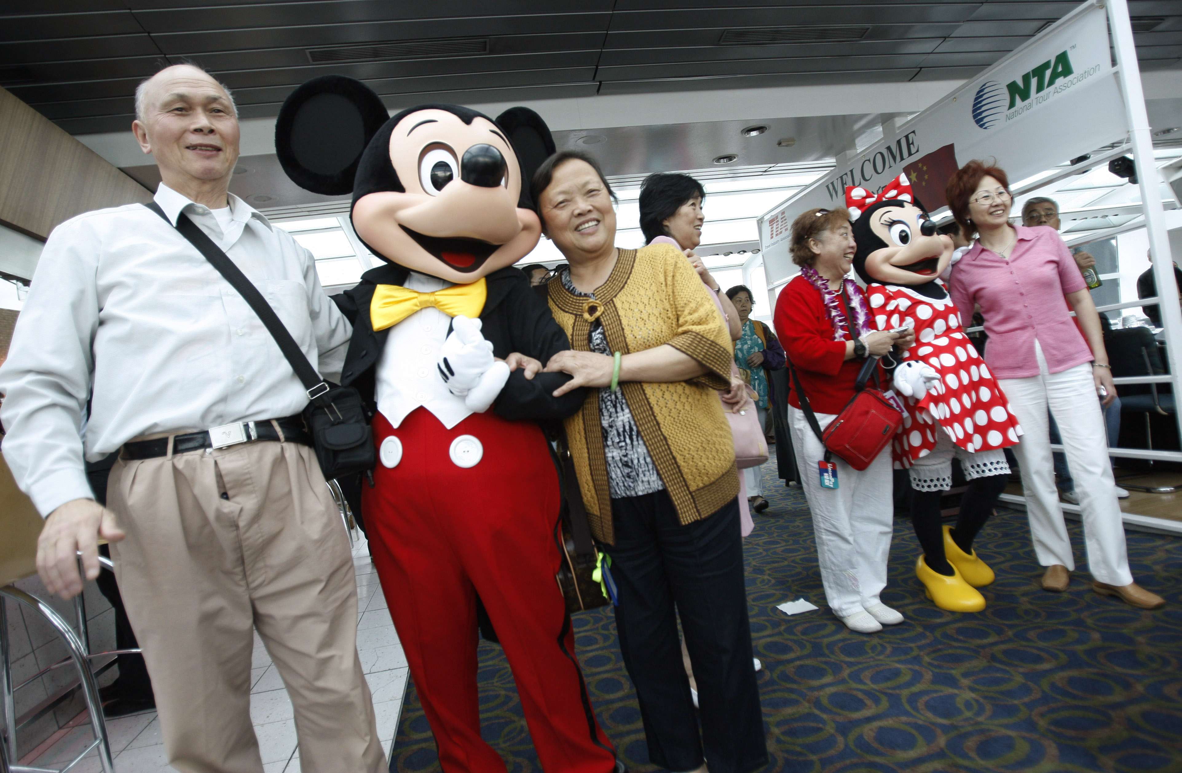 1st official Chinese tour group in US