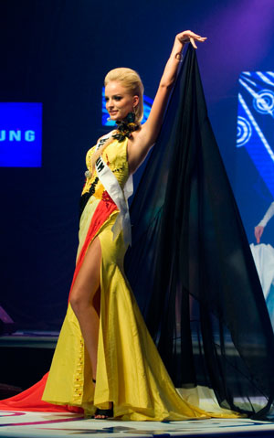 Beauties compete for 2008 Miss Universe 