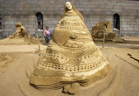 Int'l sand sculpture festival in St.Petersburg