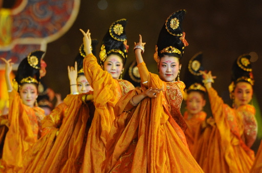 Female dancers in traditional Chinese constumes at the opening