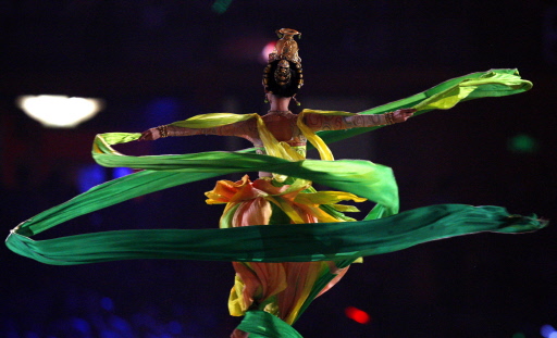 Female dancers in traditional Chinese constumes at the opening