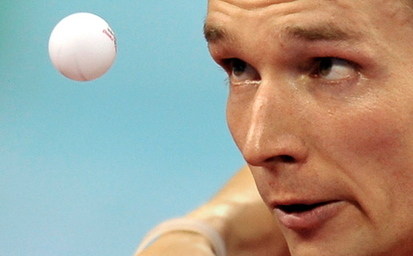 <STRONG>Eyeballing with the ping pong players</STRONG>