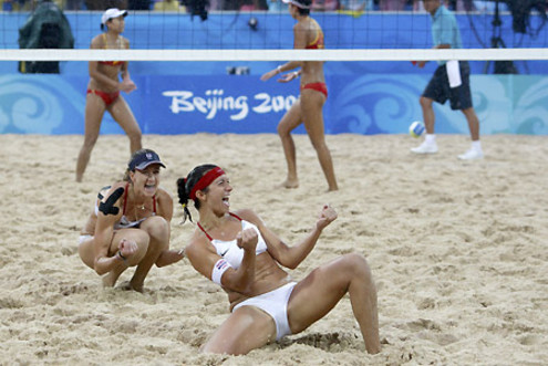 US wins beach volleyball, China silver and bronze