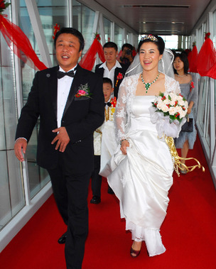 Olympic table tennis champion Wang gets married