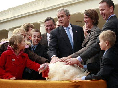 Bush pardons National Thanksgiving Turkey