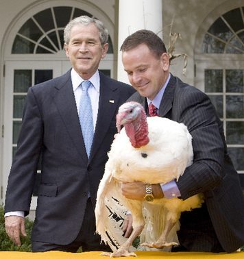 Bush pardons National Thanksgiving Turkey