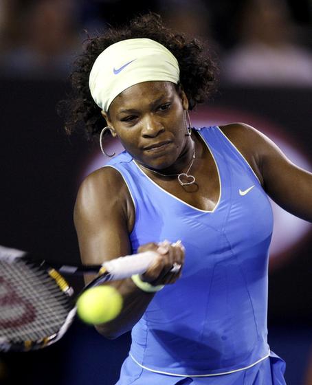 Serena moves on with Australia Open