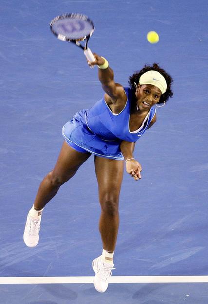 Serena moves on with Australia Open