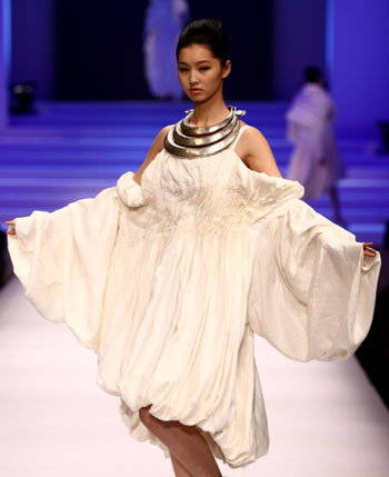 China Int'l Fashion Week kicks off