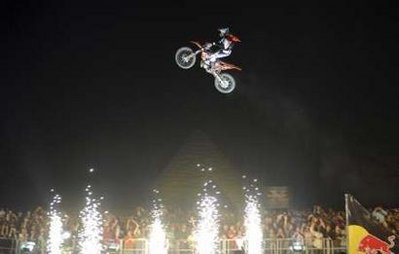 Bikers show stunt skills at Giza pyramids