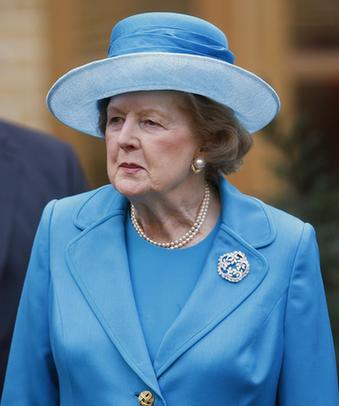 Thatcher breaks arm in fall <BR>前首相撒切爾摔斷手臂