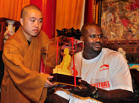 O'Neal visits Shaolin Temple