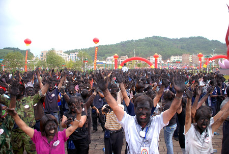 Yi people celebrate 'black face festival'