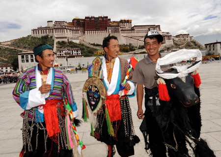 Shoton festival celebrated in Tibet