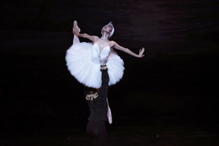 San Francisco Ballet Group performs in Shanghai