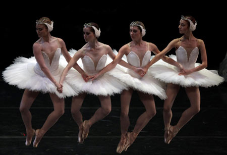 San Francisco Ballet Group performs in Shanghai