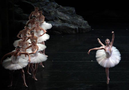 San Francisco Ballet Group performs in Shanghai