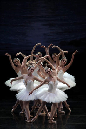 San Francisco Ballet Group performs in Shanghai