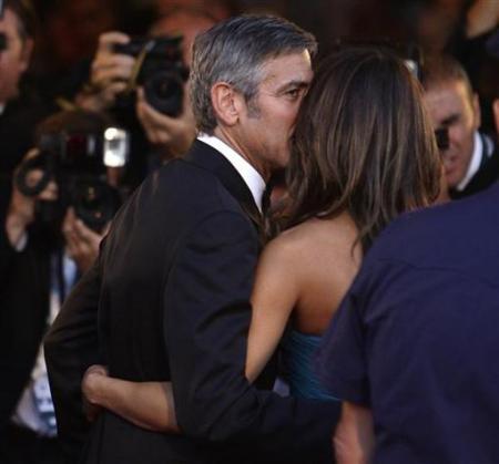 Celebrity kisses