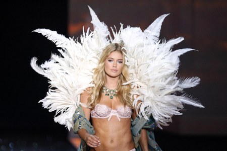 2009 Victoria's Secret Fashion Show