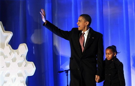 Obamas light up National Christmas Tree